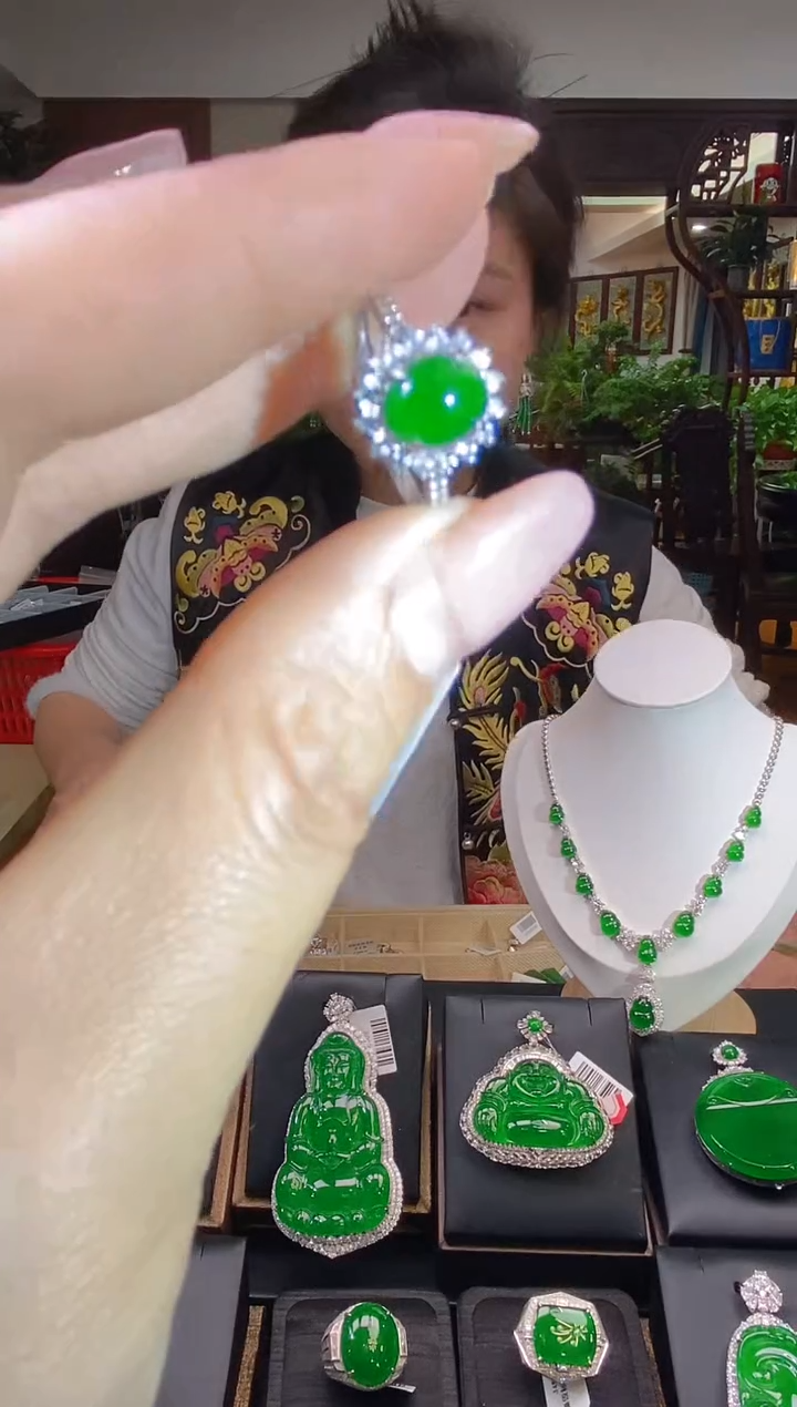 【闪购商品】翡翠吊坠(不含链)未镶嵌翡翠吊坠