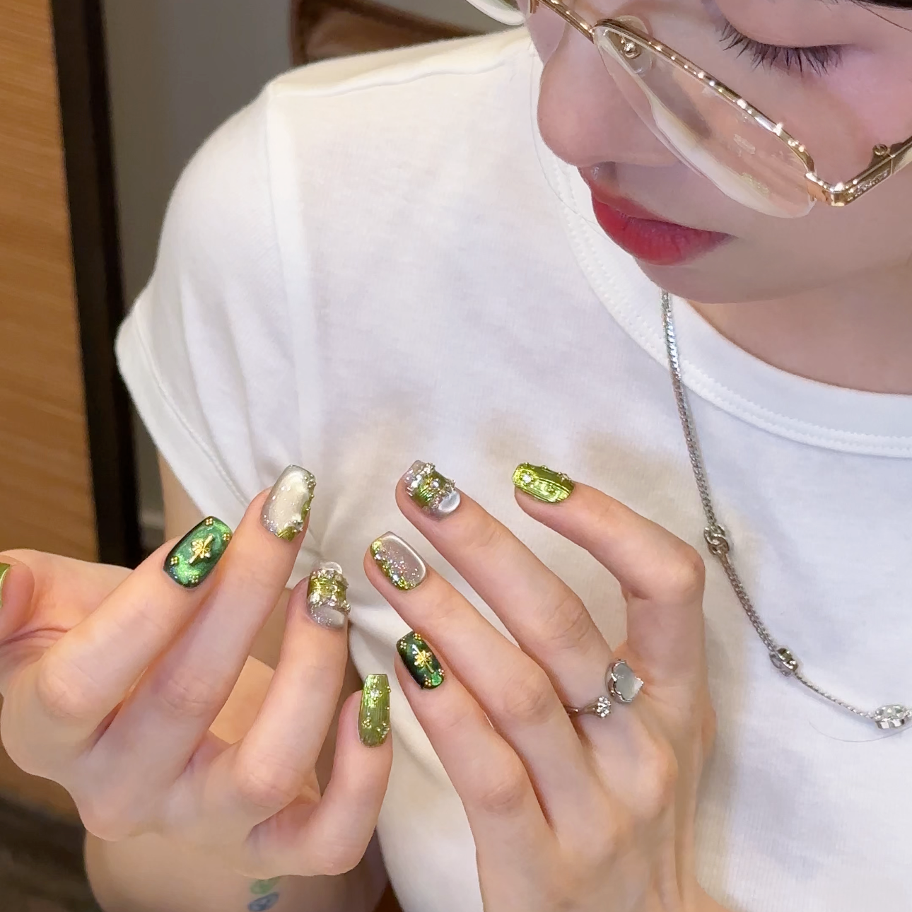 Tuge Nail“禁止焦虑”设计师高定高级感原创小众设计师美甲一只鱼