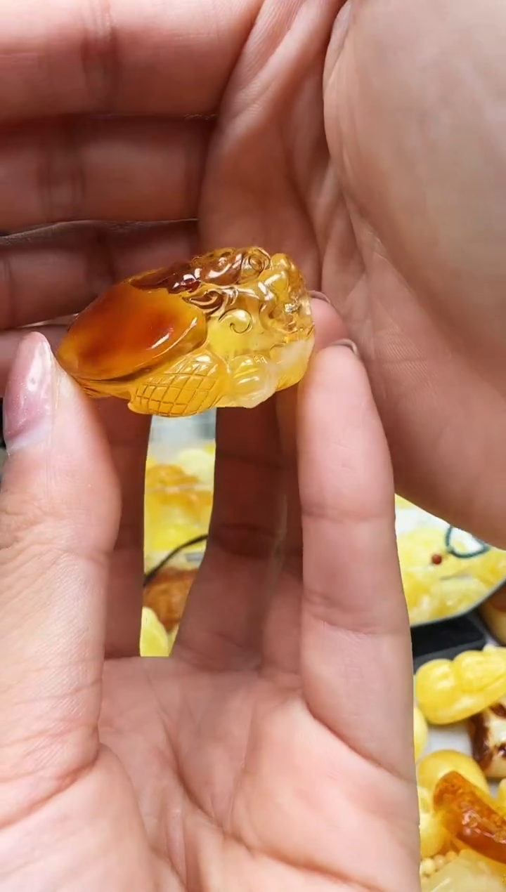 【闪购商品】琥珀裸石未镶嵌摆件