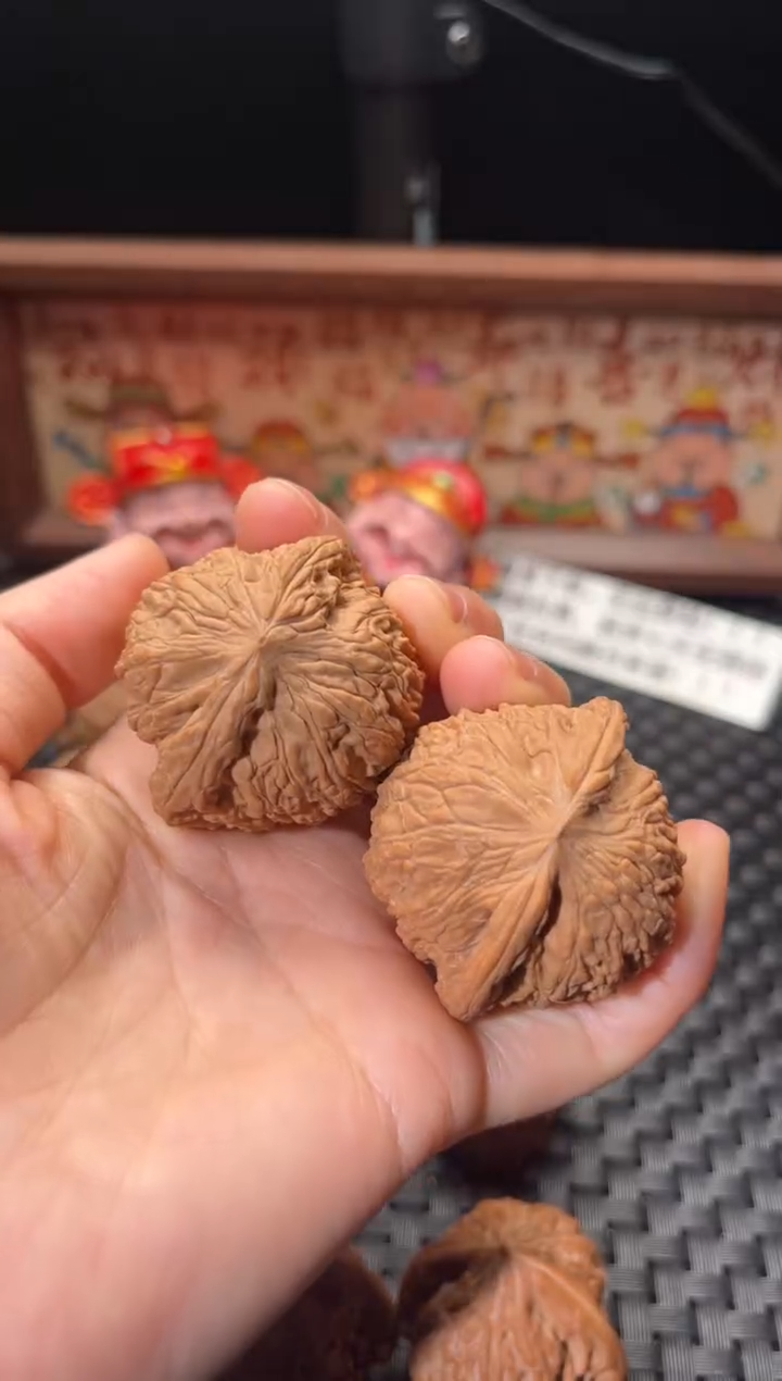把件文玩核桃绣球42
