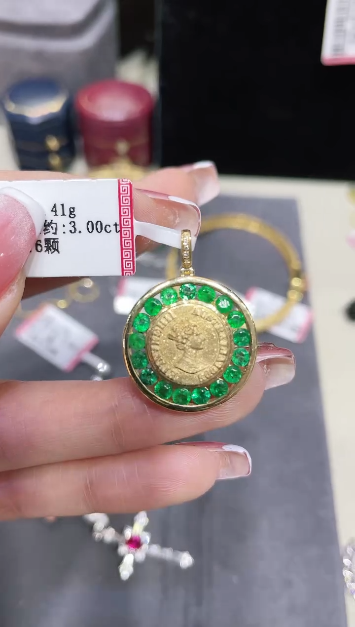 【闪购商品】祖母绿吊坠18K金镶嵌·