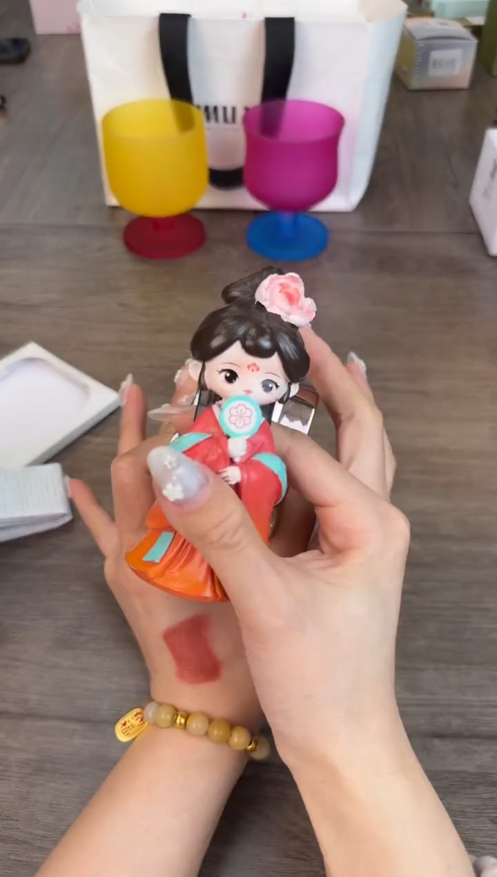 瓷片新号开播漏不停@@CQ813