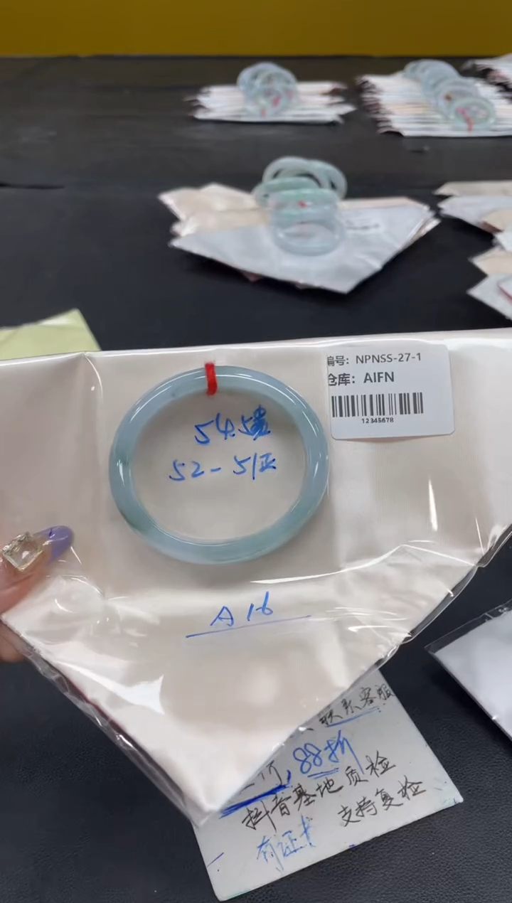 未镶嵌手镯翡翠翡翠手镯