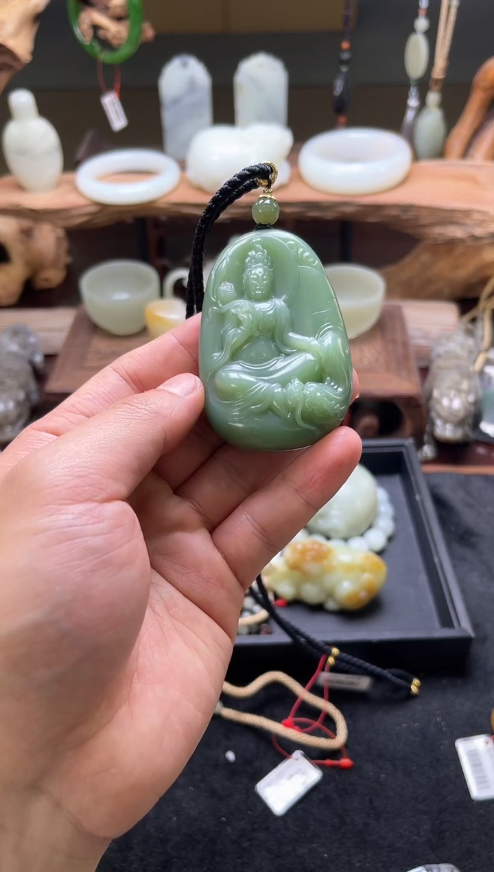 【闪购商品】和田玉吊坠未镶嵌俄七碧玉粉青 观音 9003034