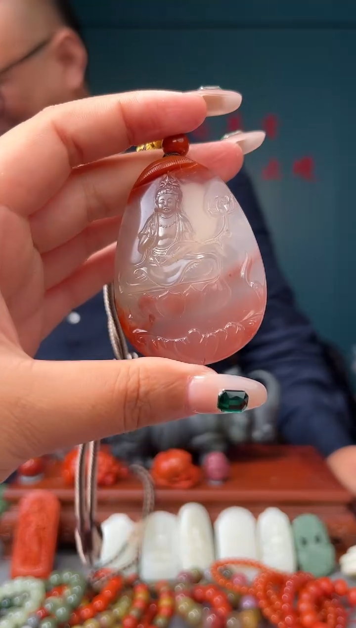 南红玛瑙未镶嵌颈饰吊坠