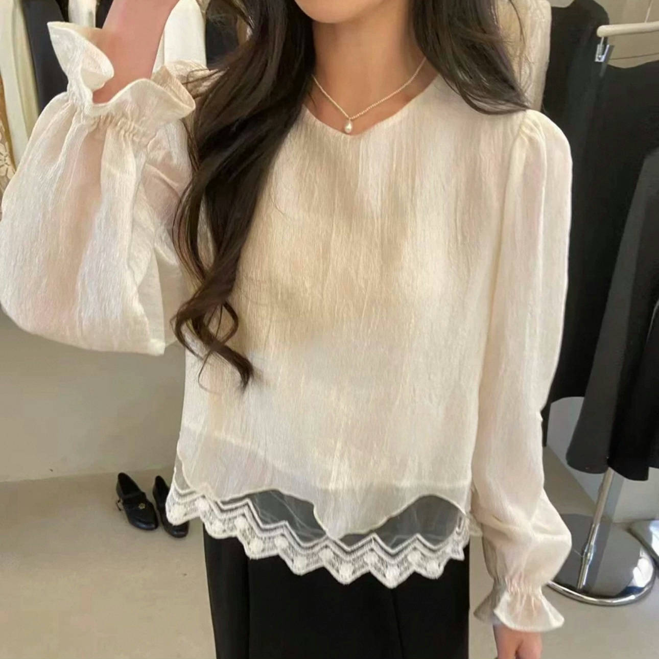 设计感韩系蕾丝花边醋酸小衫女2025新款春季修身圆领长袖打底上衣