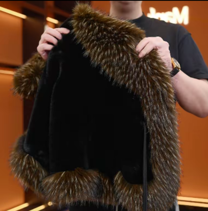 【LF】2026厚款V领冬季插肩袖收口袖短外套毛皮草时尚黑色气质—LF