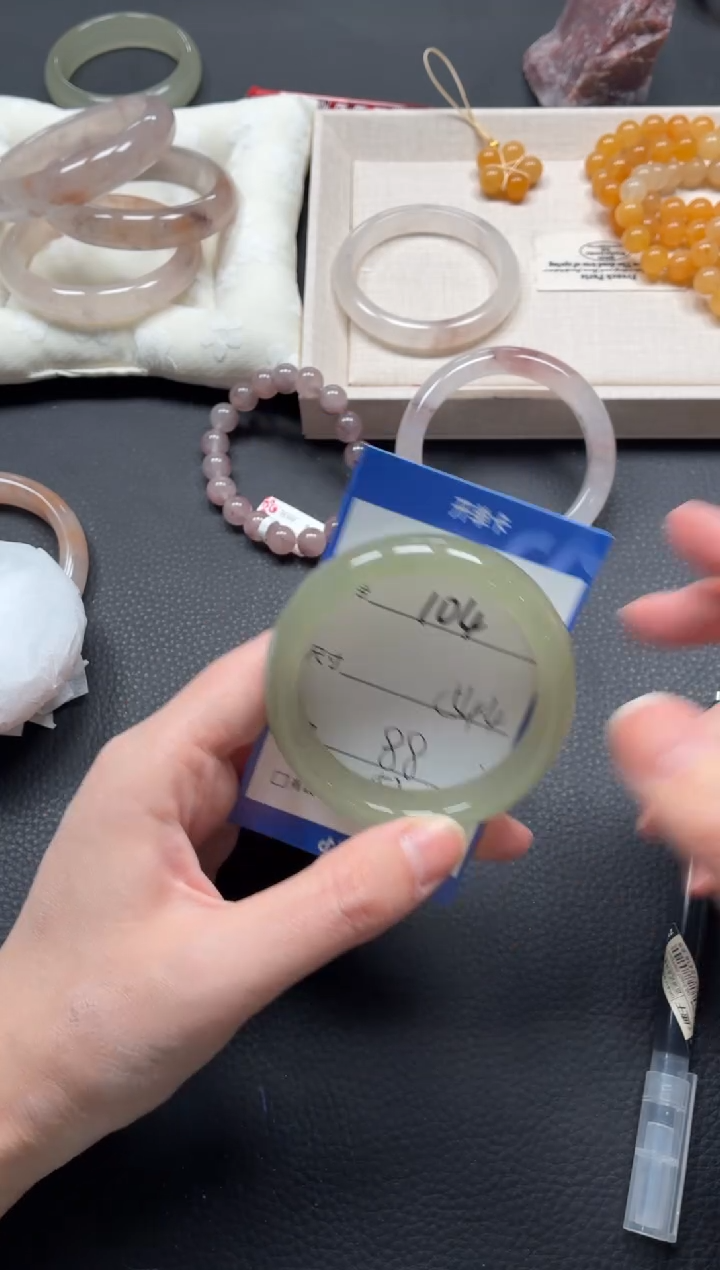 未镶嵌手镯石英质玉104