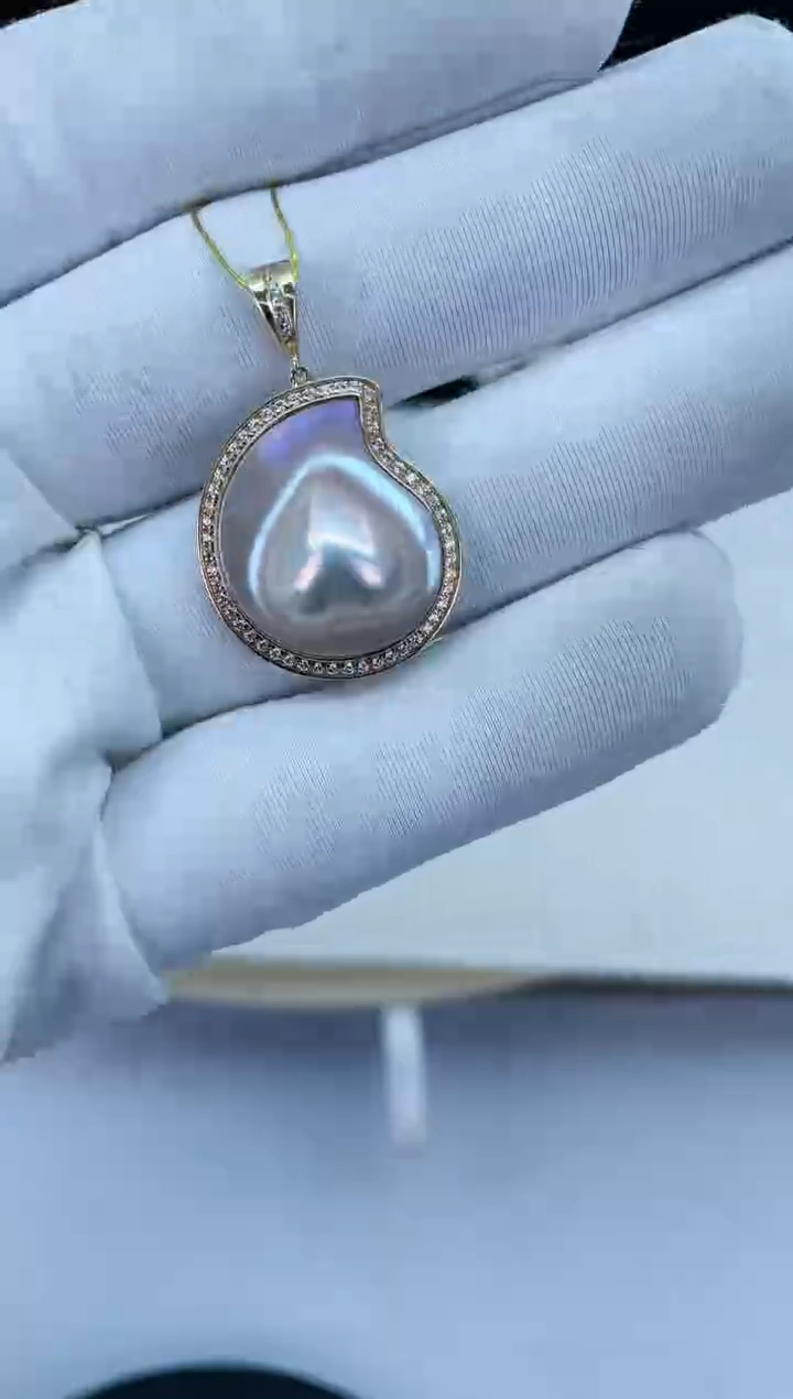 【闪购商品】拼合珍珠（马贝珠）颈饰18K金镶嵌吊坠直径16-17mm