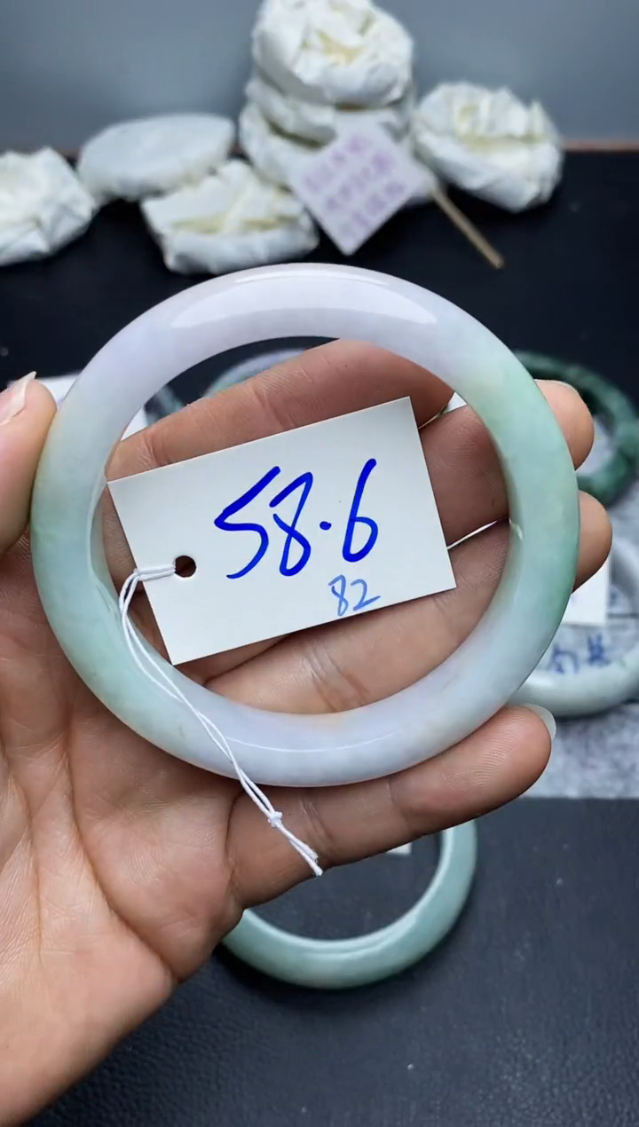 未镶嵌手镯翡翠82