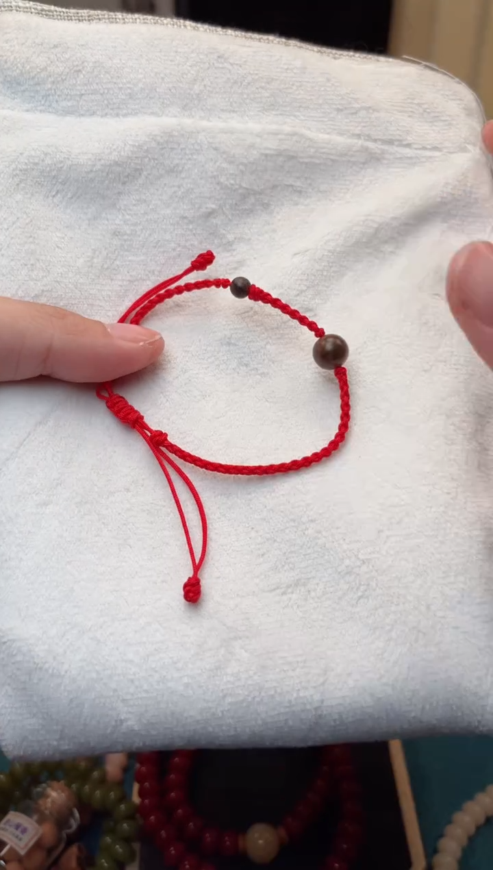 【闪购商品】白玉菩提吊坠红编绳 沉