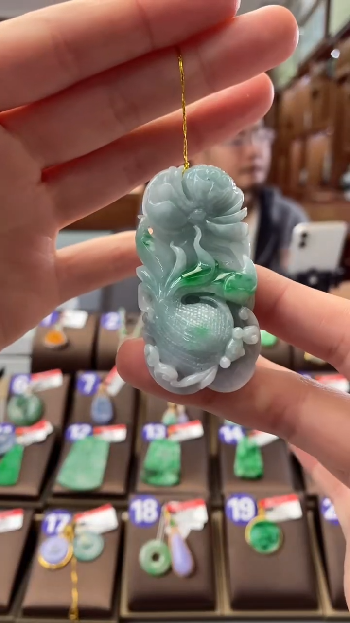 【闪购商品】翡翠颈饰未镶嵌花件