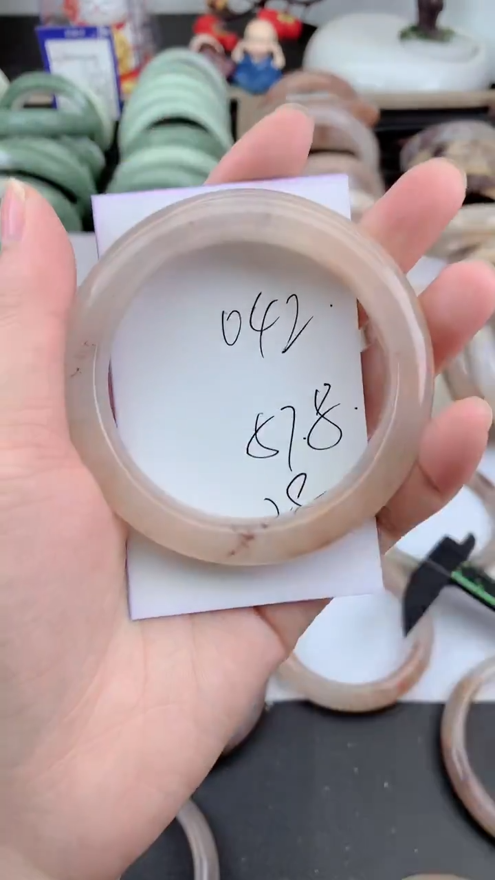 未镶嵌手镯石英质玉042