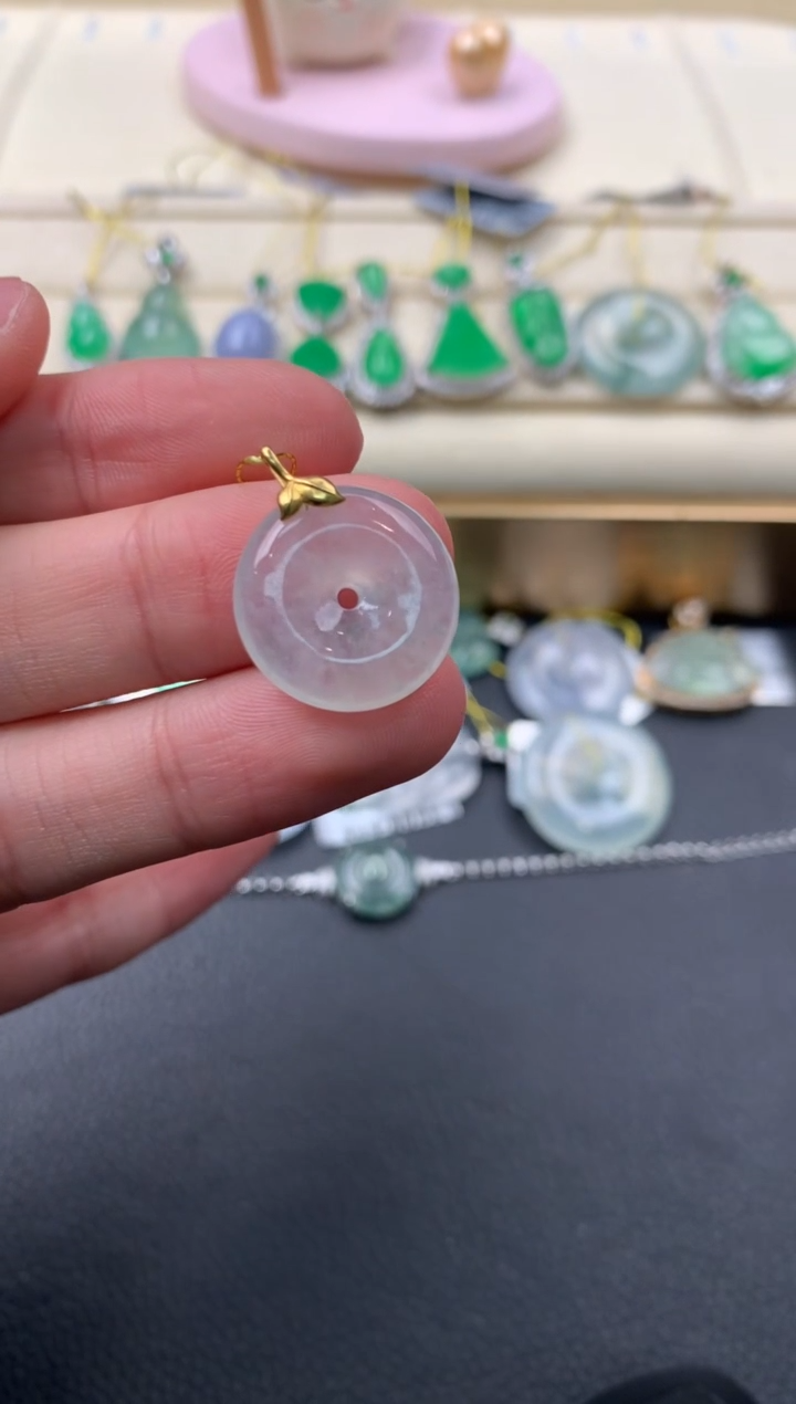 【闪购商品】翡翠颈饰18K金镶嵌A805....