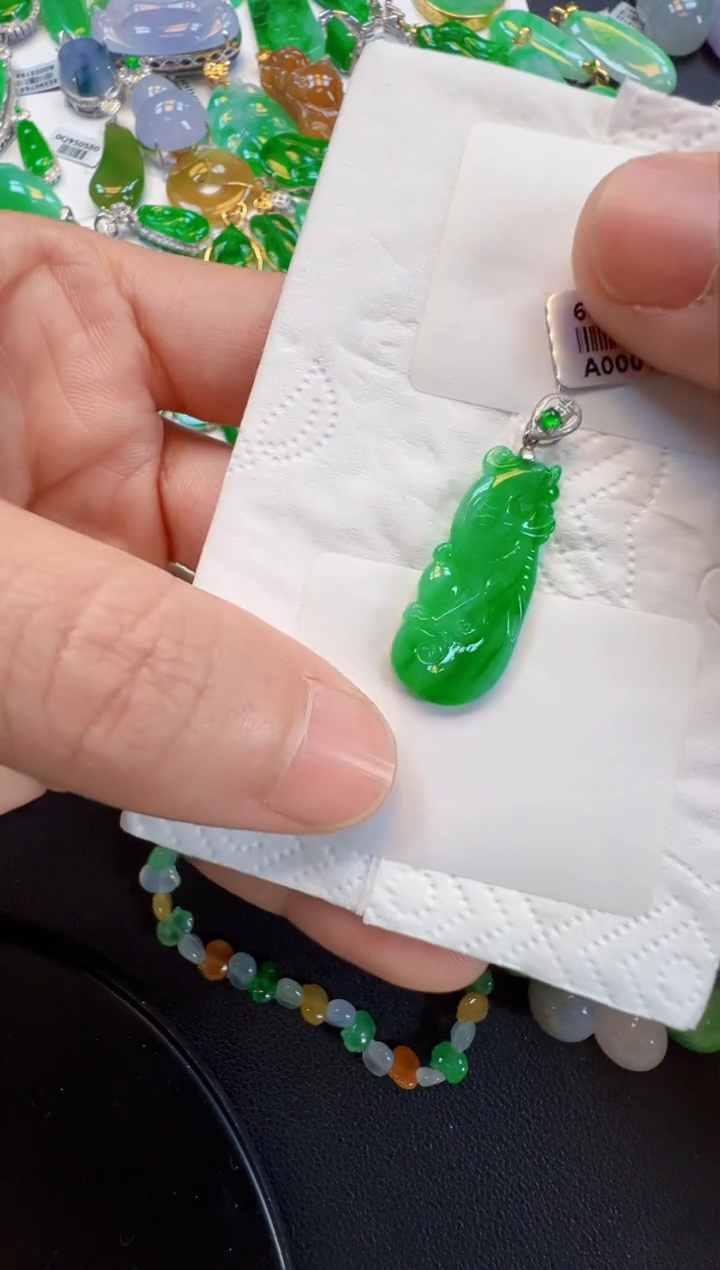 【闪购商品】翡翠吊坠(不含链)18K金镶嵌1280
