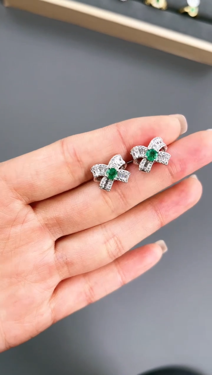 【闪购商品】祖母绿耳饰银S925镶嵌C002