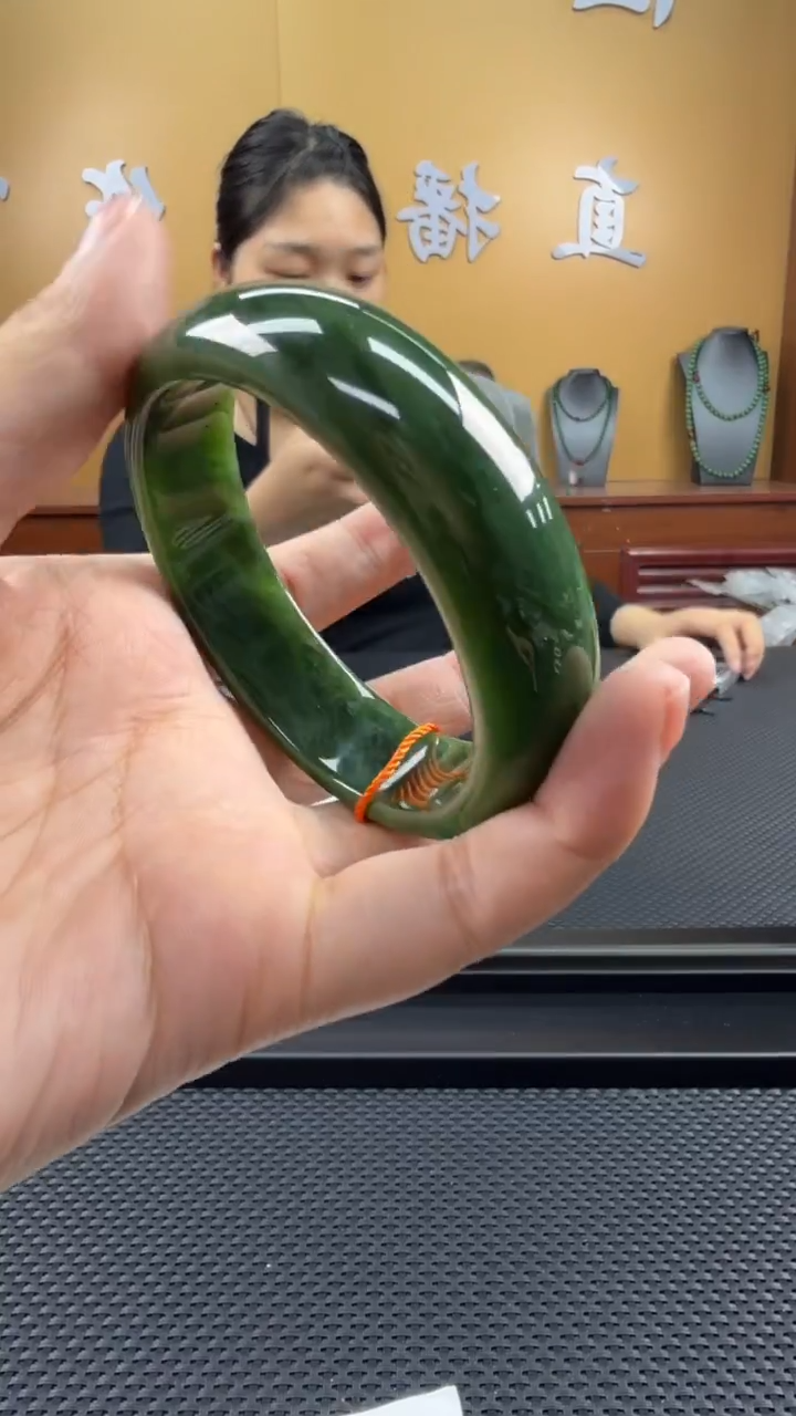 颈饰未镶嵌和田玉手镯60