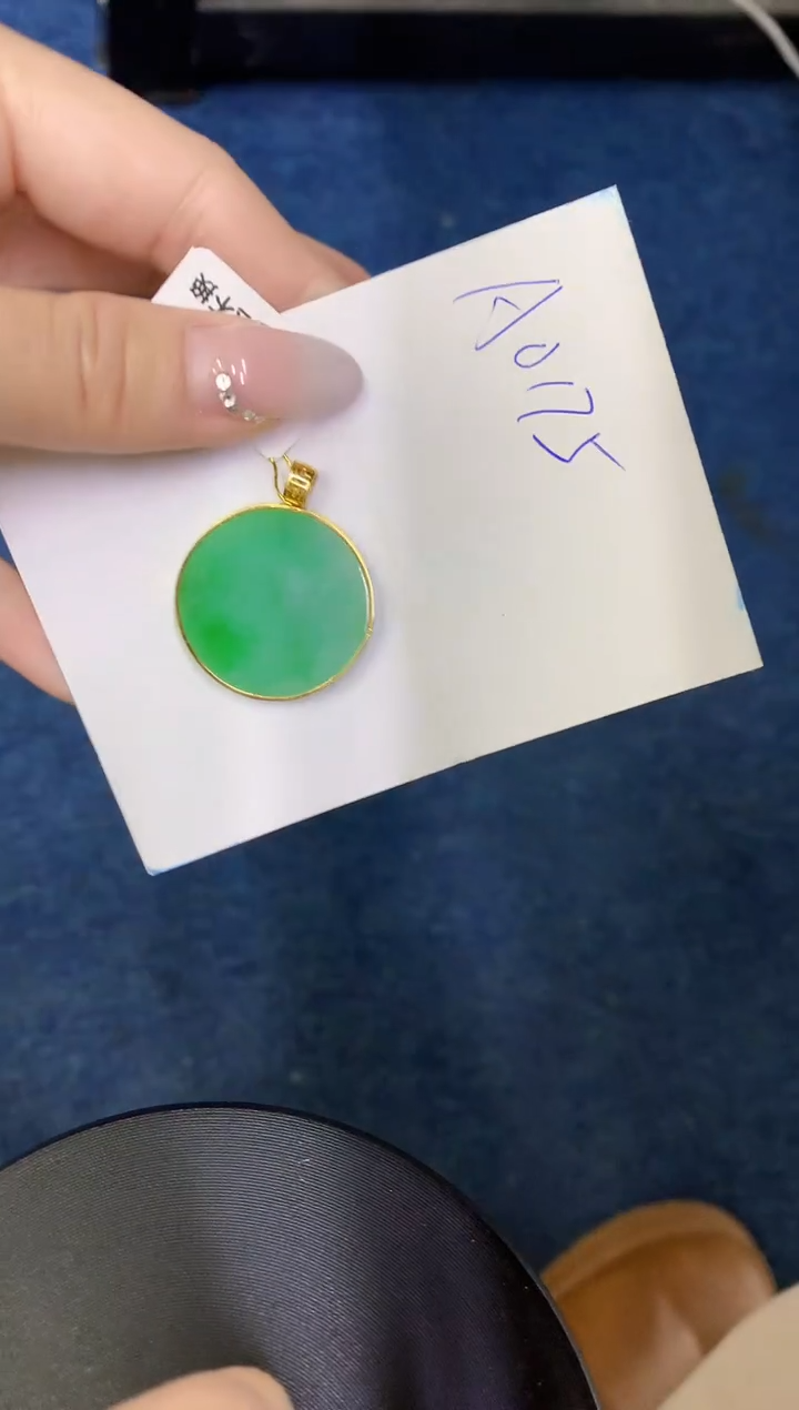 【闪购商品】翡翠颈饰18K金镶嵌00000000000