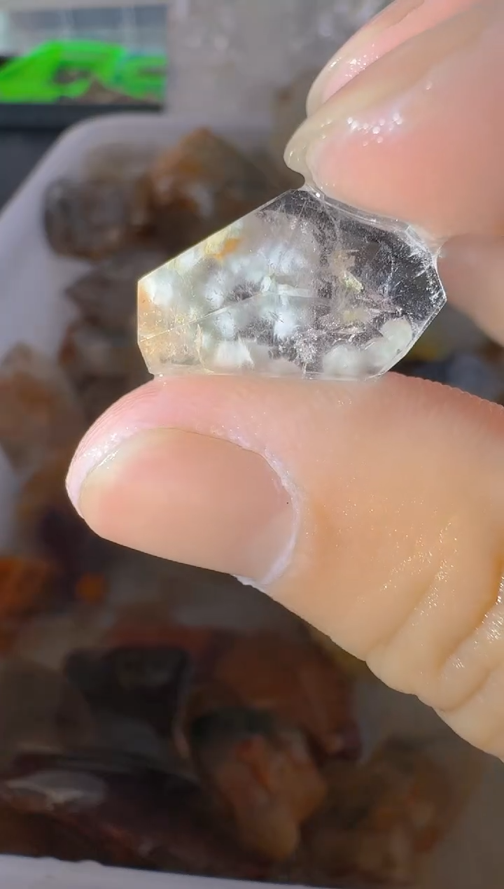 未镶嵌珠宝半成品水晶一****e瑞，水晶