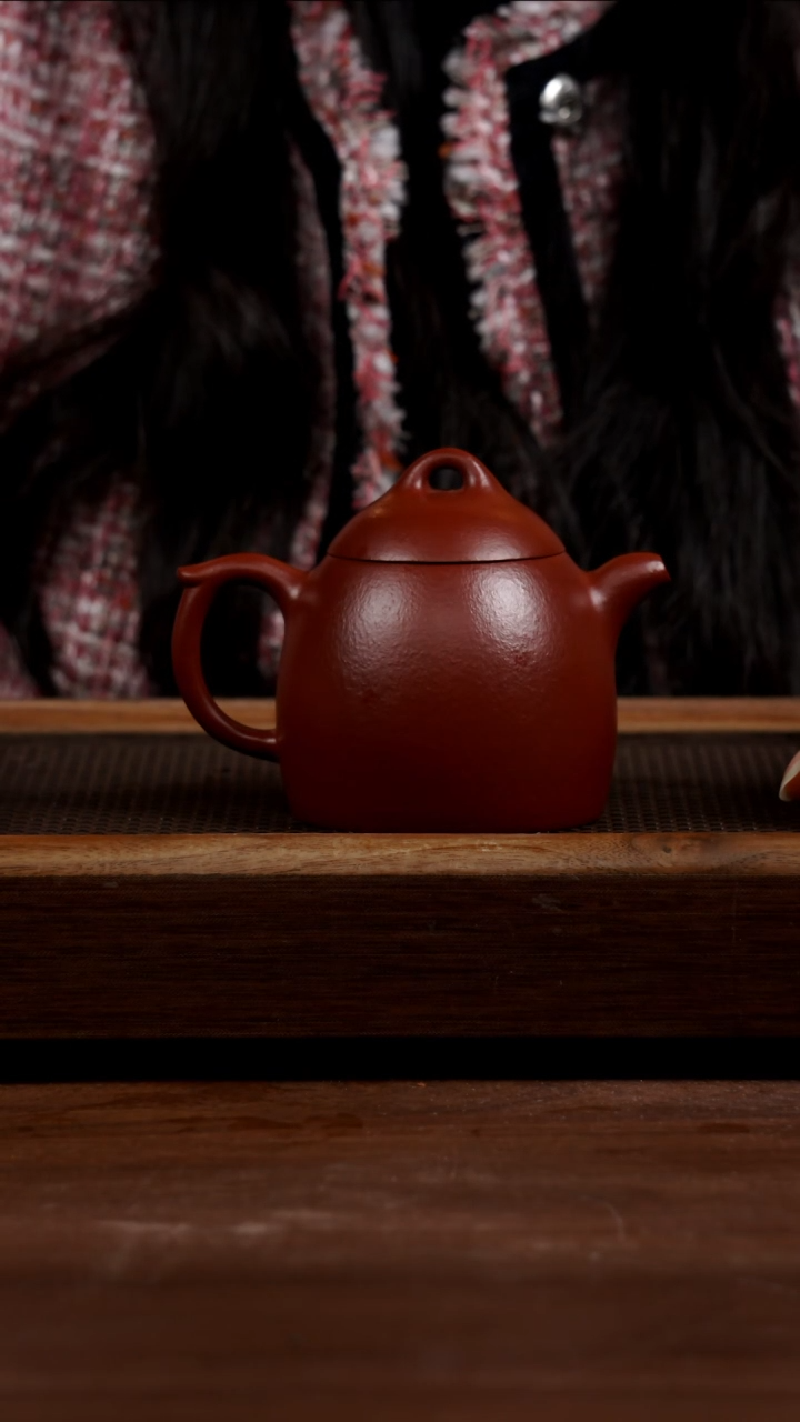 【闪购商品】紫砂茶壶朱泥秦权275CC