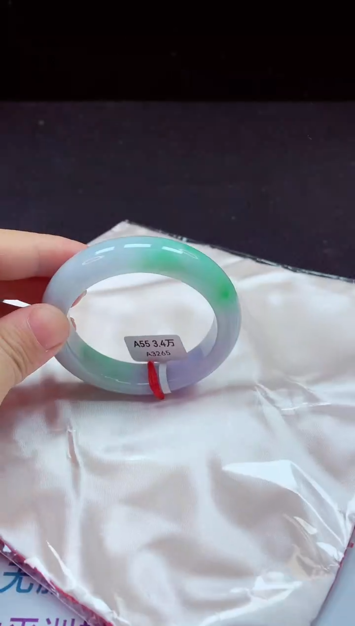 【闪购商品】翡翠手镯未镶嵌镯子55+