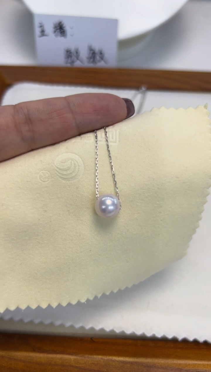 颈饰银S925镶嵌淡水珍珠白路路通