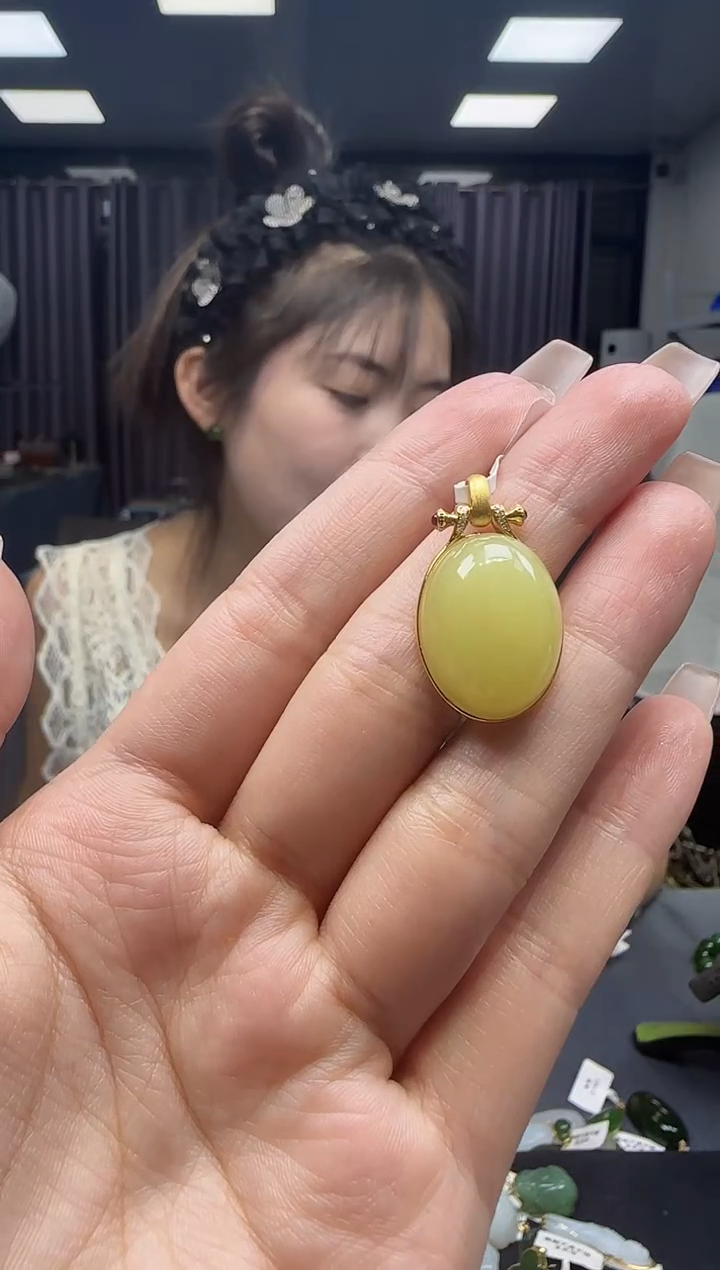 和田玉18K金镶嵌挂件1