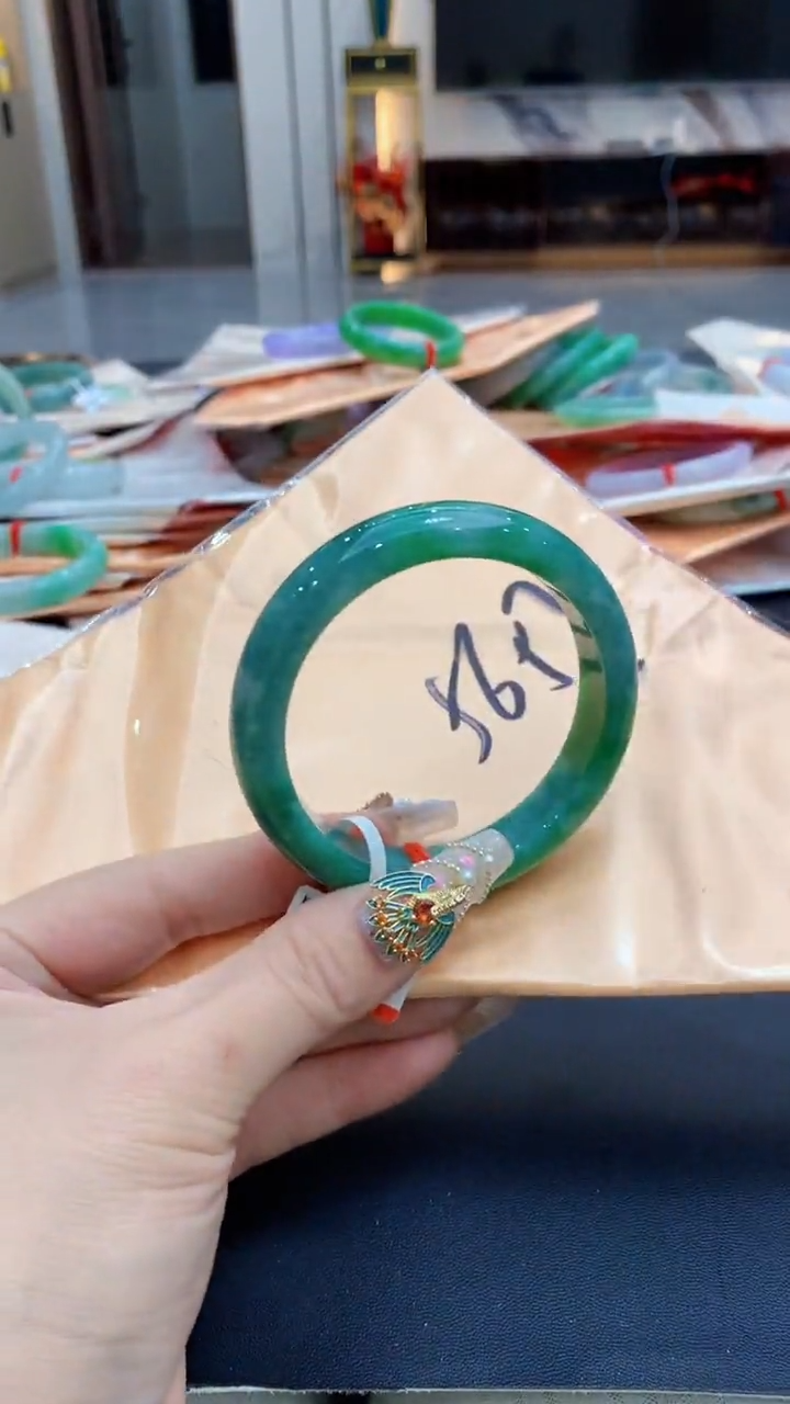 【闪购商品】翡翠手镯未镶嵌0951407035