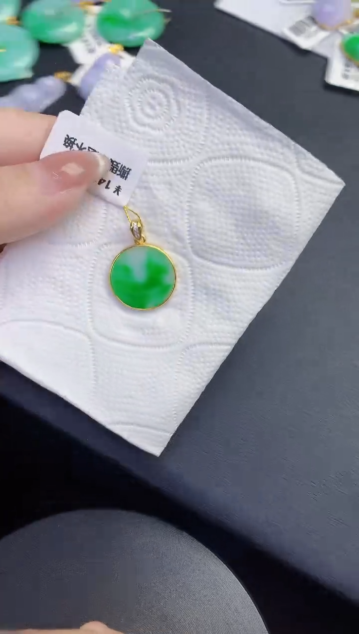 颈饰未镶嵌翡翠缅甸天然翡翠A货