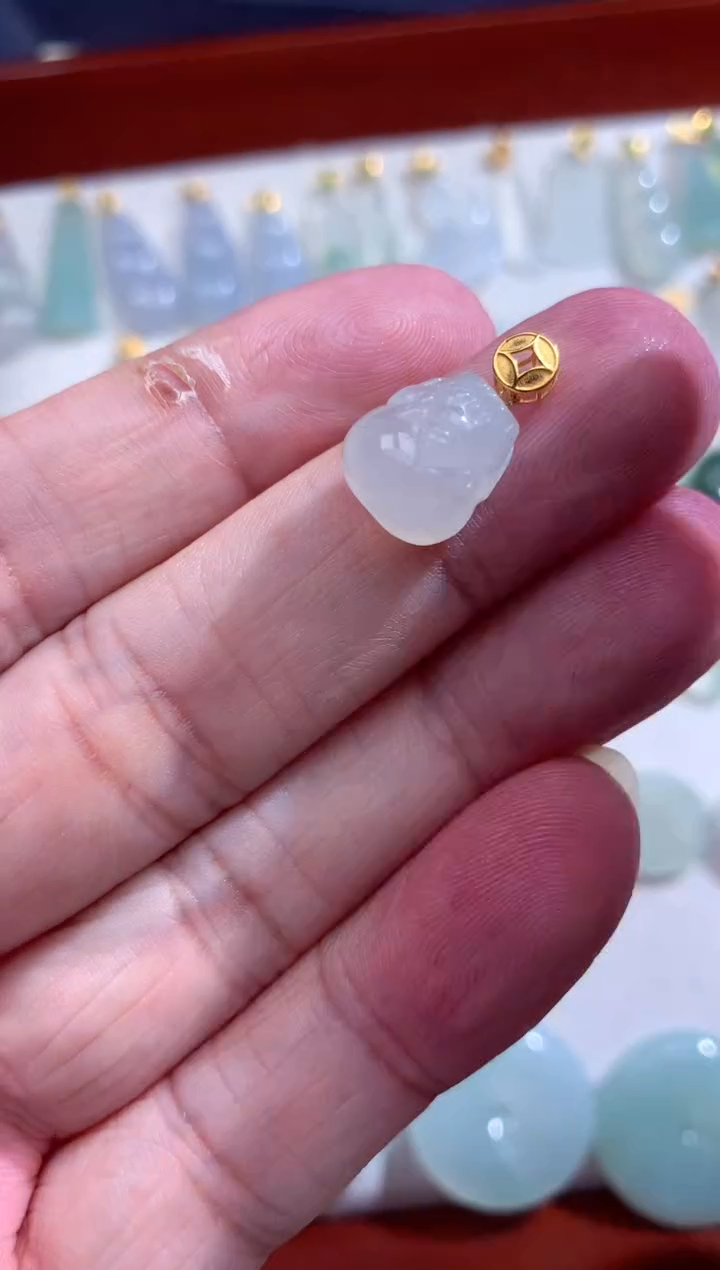 颈饰18K金镶嵌翡翠翡翠