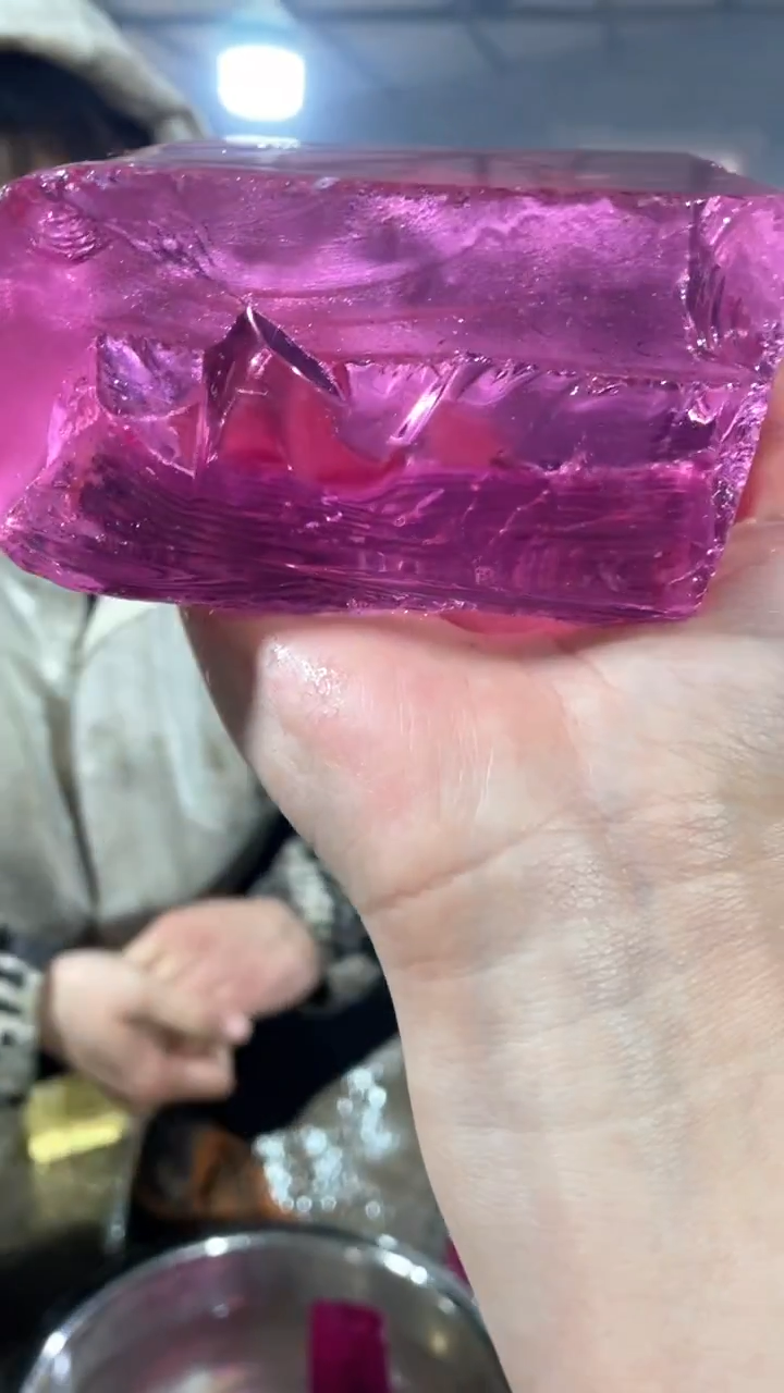 新疆五彩石原石摆件