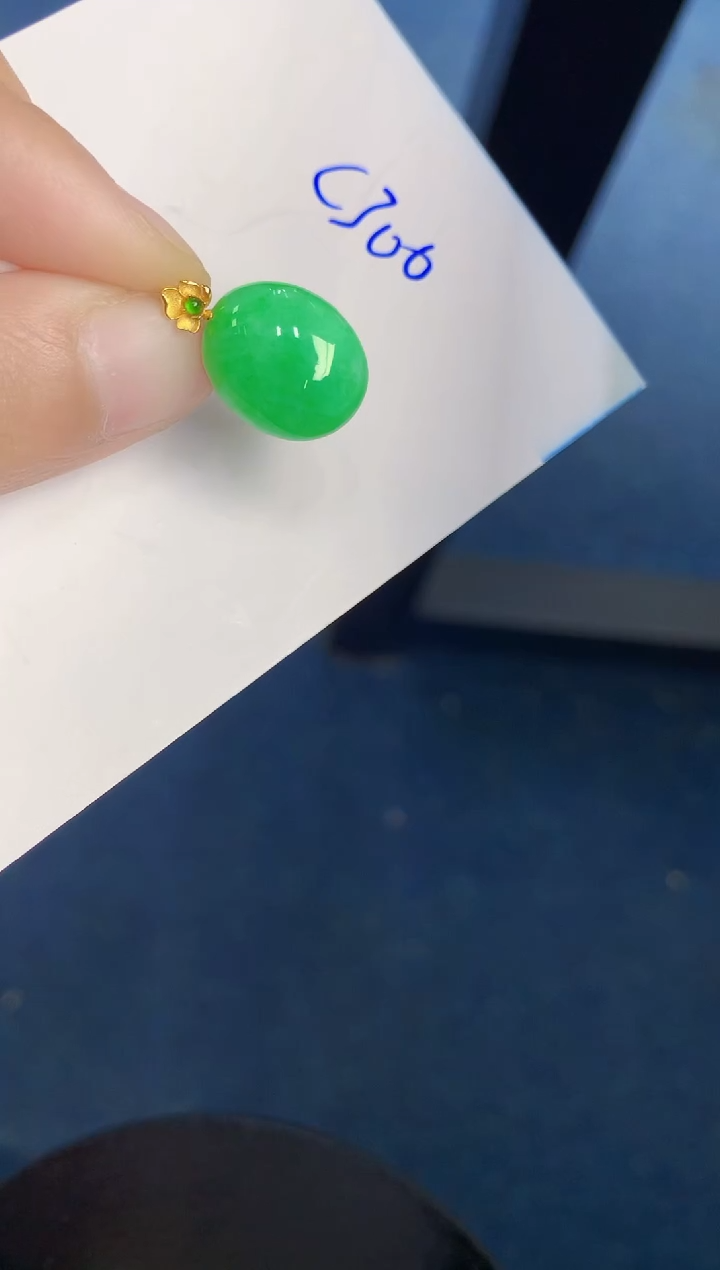 翡翠18K金镶嵌颈饰000000000