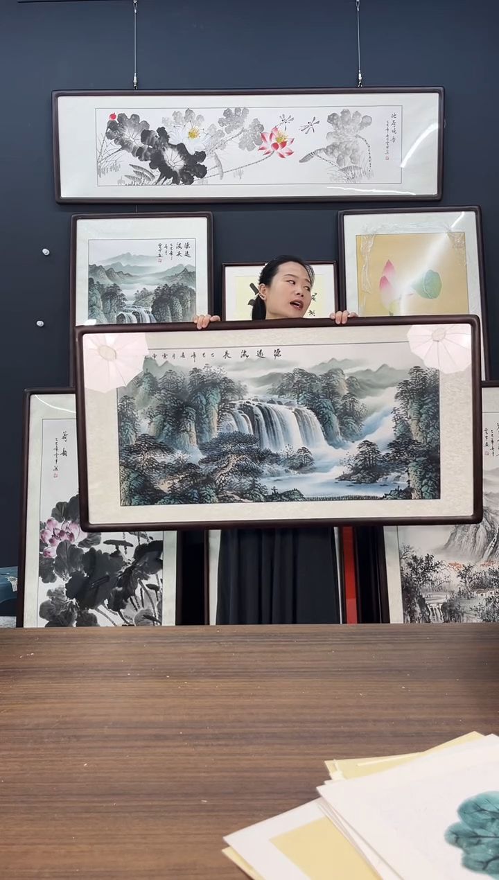 圆形代云中-山水124*64绘画