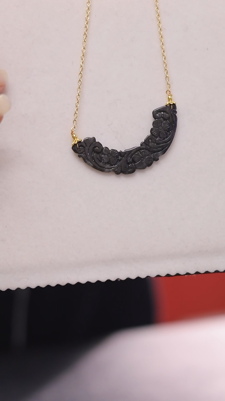 【闪购商品】翡翠颈饰未镶嵌乌鸡