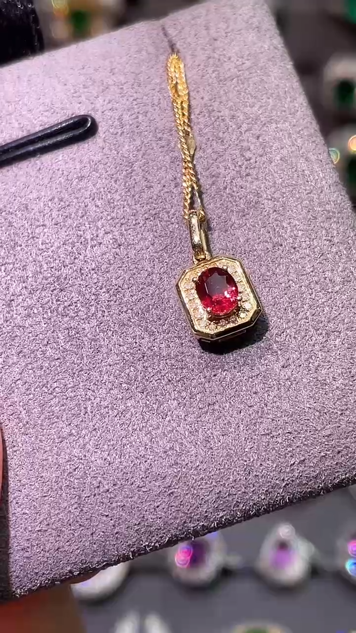 18K金镶嵌吊坠(不含链)红宝石0.48ct