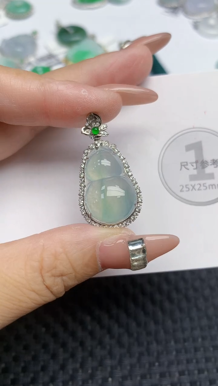 颈饰18K金镶嵌翡翠 天然缅甸A货翡翠百元以上9元证书费自理