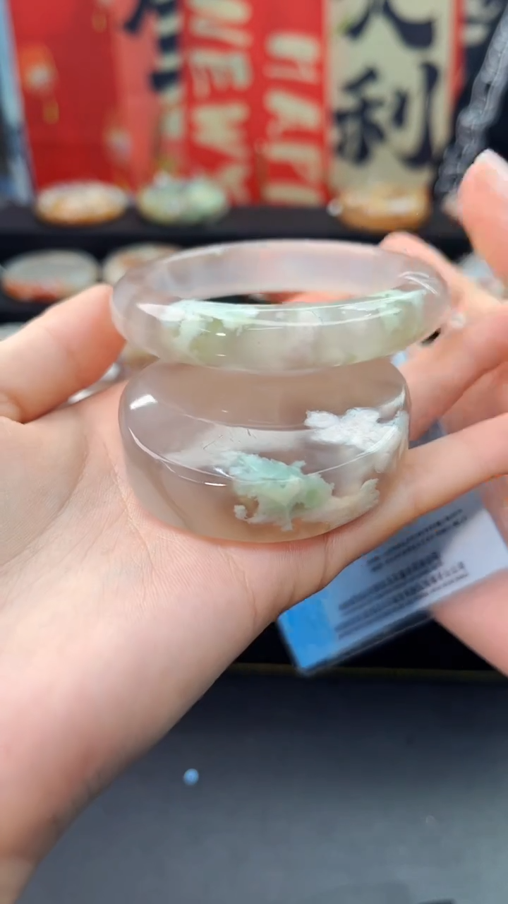 【闪购商品】石英质玉手镯未镶嵌赠送镯心（圈口57