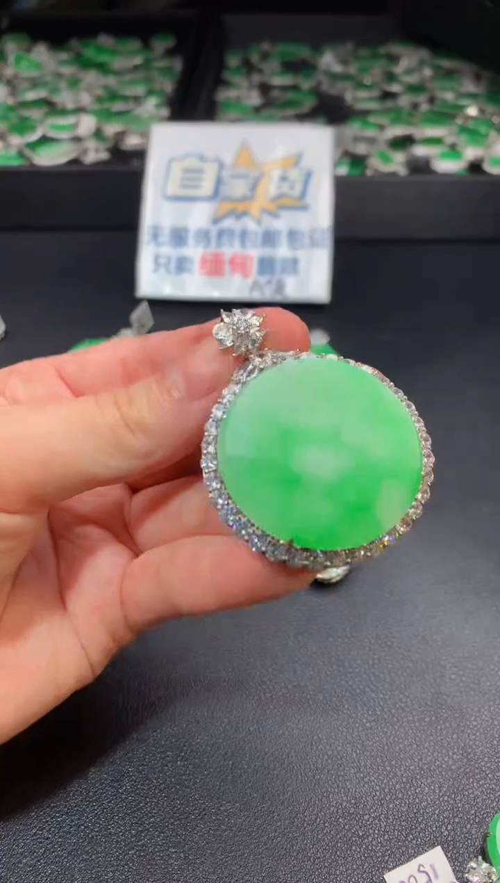 【闪购商品】翡翠颈饰银S925镶嵌翡翠