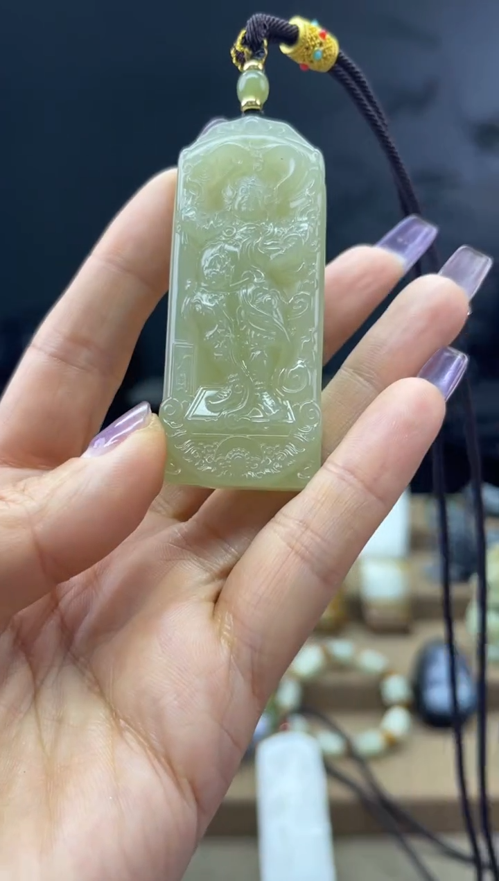 颈饰未镶嵌和田玉1