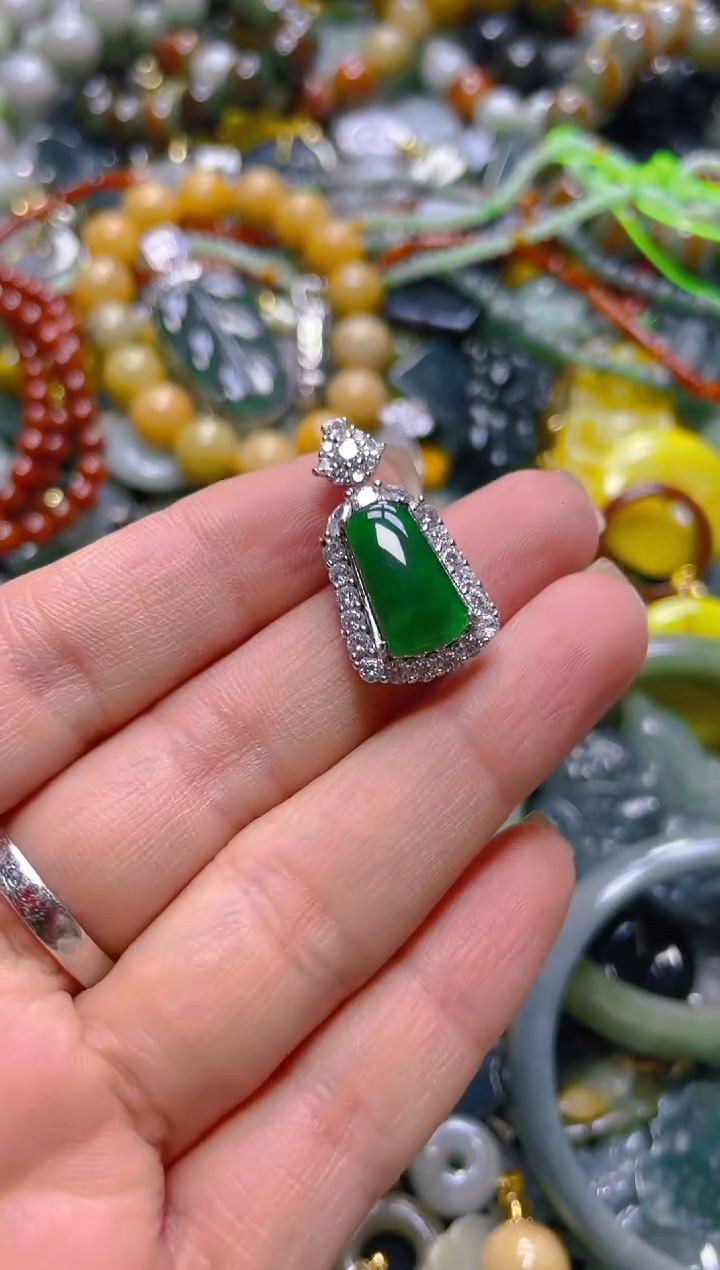 颈饰未镶嵌翡翠/F/翡翠A货，一件也是批发价