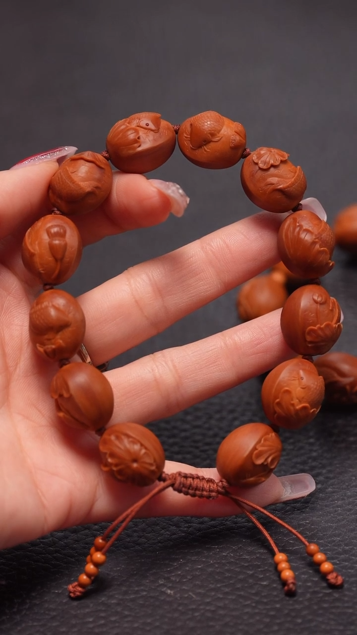 手串橄榄核1.6/单面鲤鱼戏莲