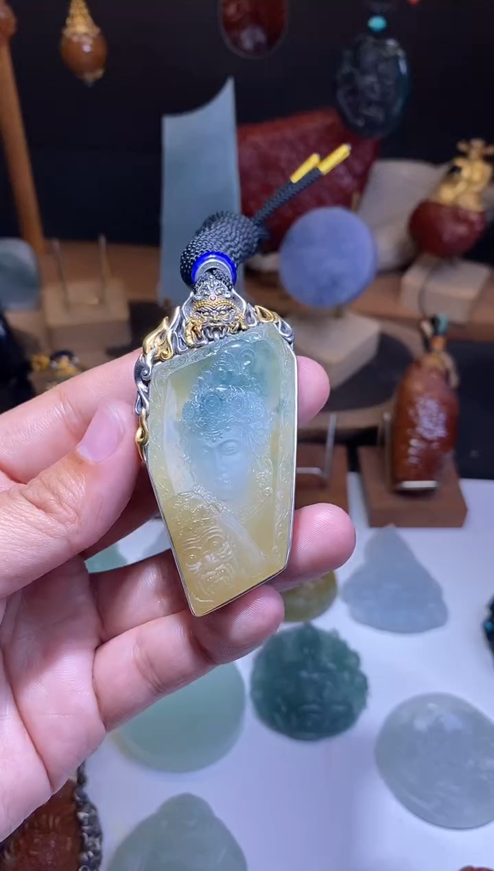 颈饰银S925镶嵌翡翠留*?翡翠