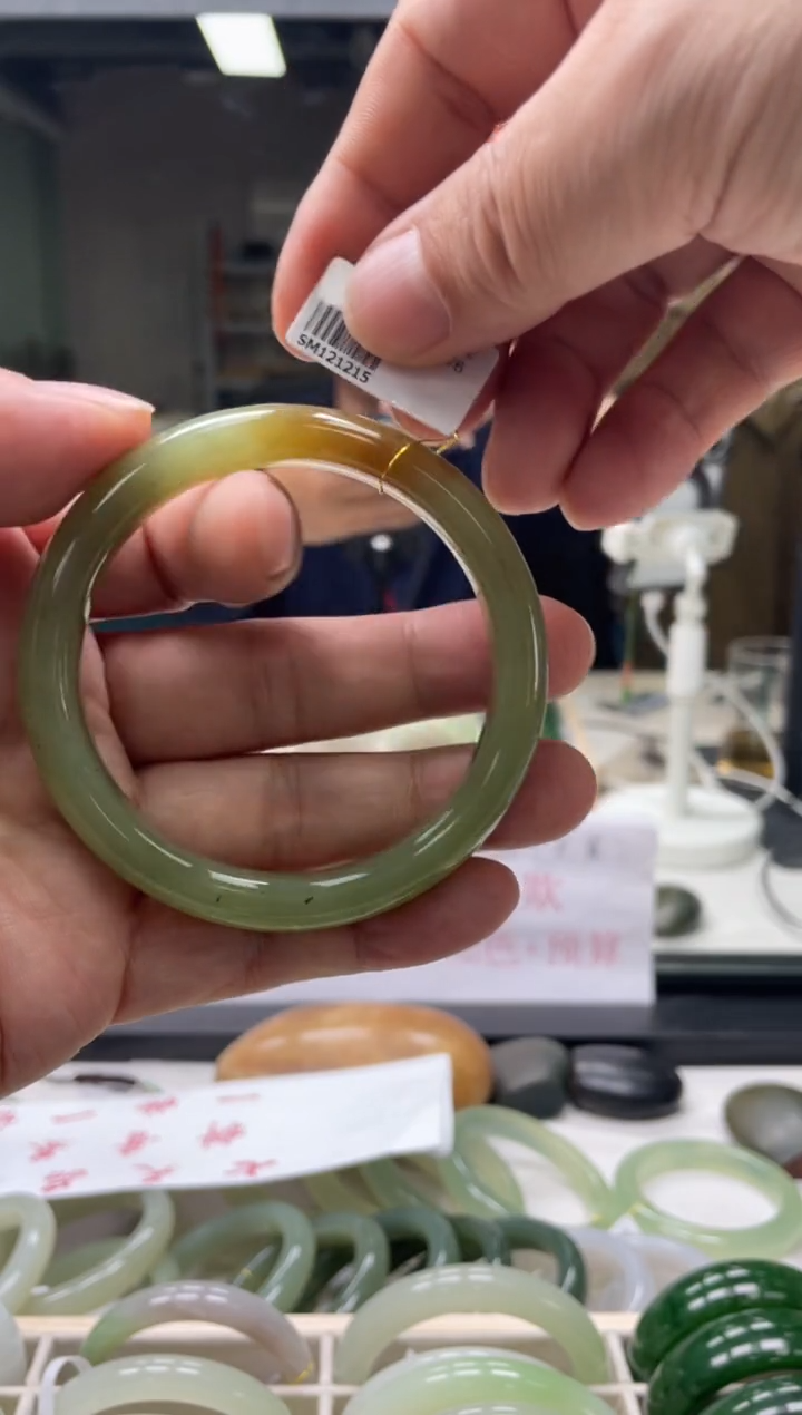 【闪购商品】和田玉手镯未镶嵌60-61圈口1215