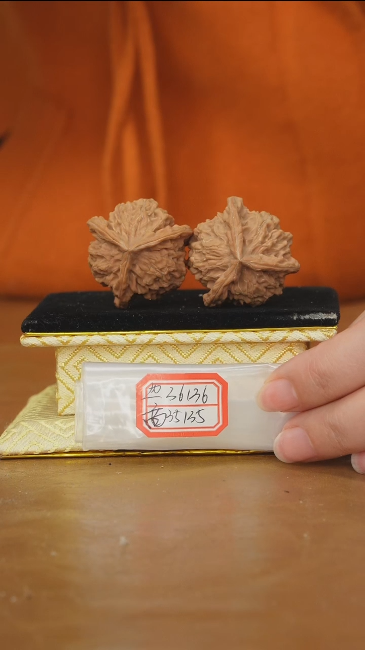 把件文玩核桃盘山三棱