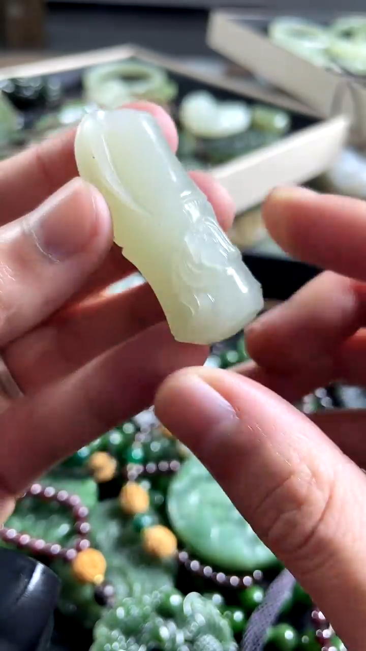 和田玉未镶嵌颈饰节节高升