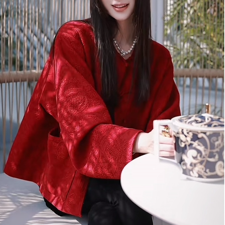 新中式短款盘扣外套2025新款国风刺绣提花红色棉麻上衣