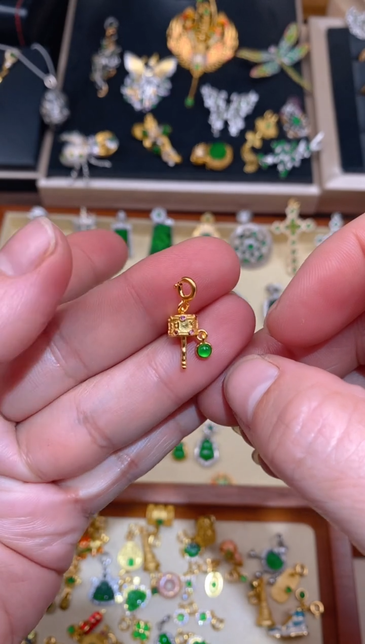 【闪购商品】翡翠吊坠(不含链)银S925镶嵌万能扣