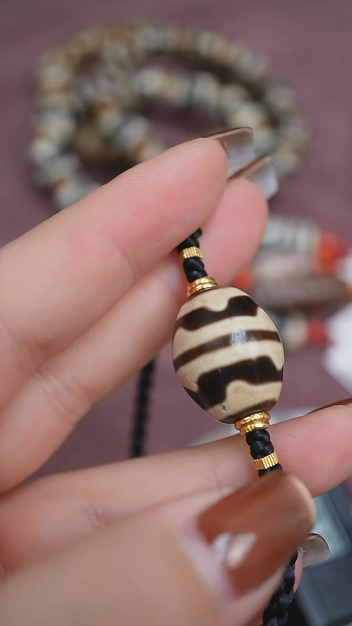 【闪购商品】玛瑙/玉髓颈饰未镶嵌蚀花玛瑙珠定制编绳