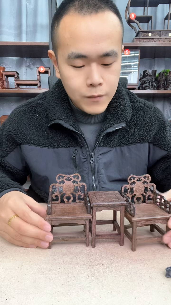 【闪购商品】乌木类端景台小李红木工艺品