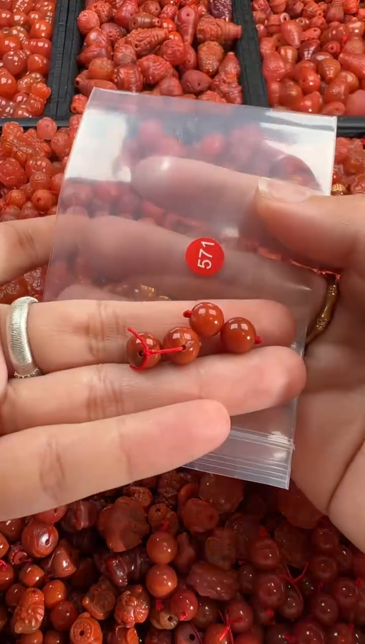 【闪购商品】南红玛瑙颈饰未镶嵌1